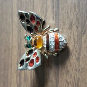 Vintage rhinestone enamel bee lapel pin gold tone